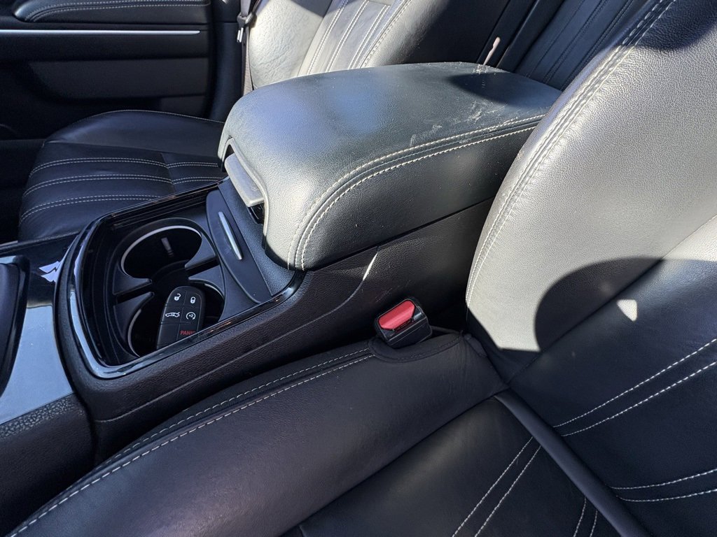 Used 2022 Chrysler 300 S image 41