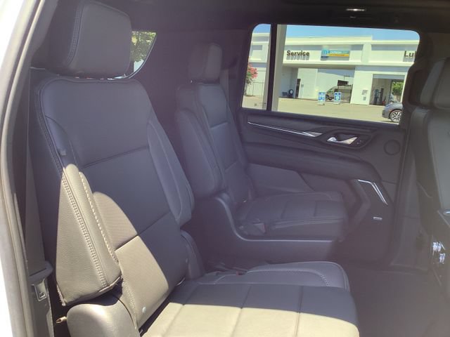 Used 2022 GMC Yukon XL Denali AWD/4WD image 36