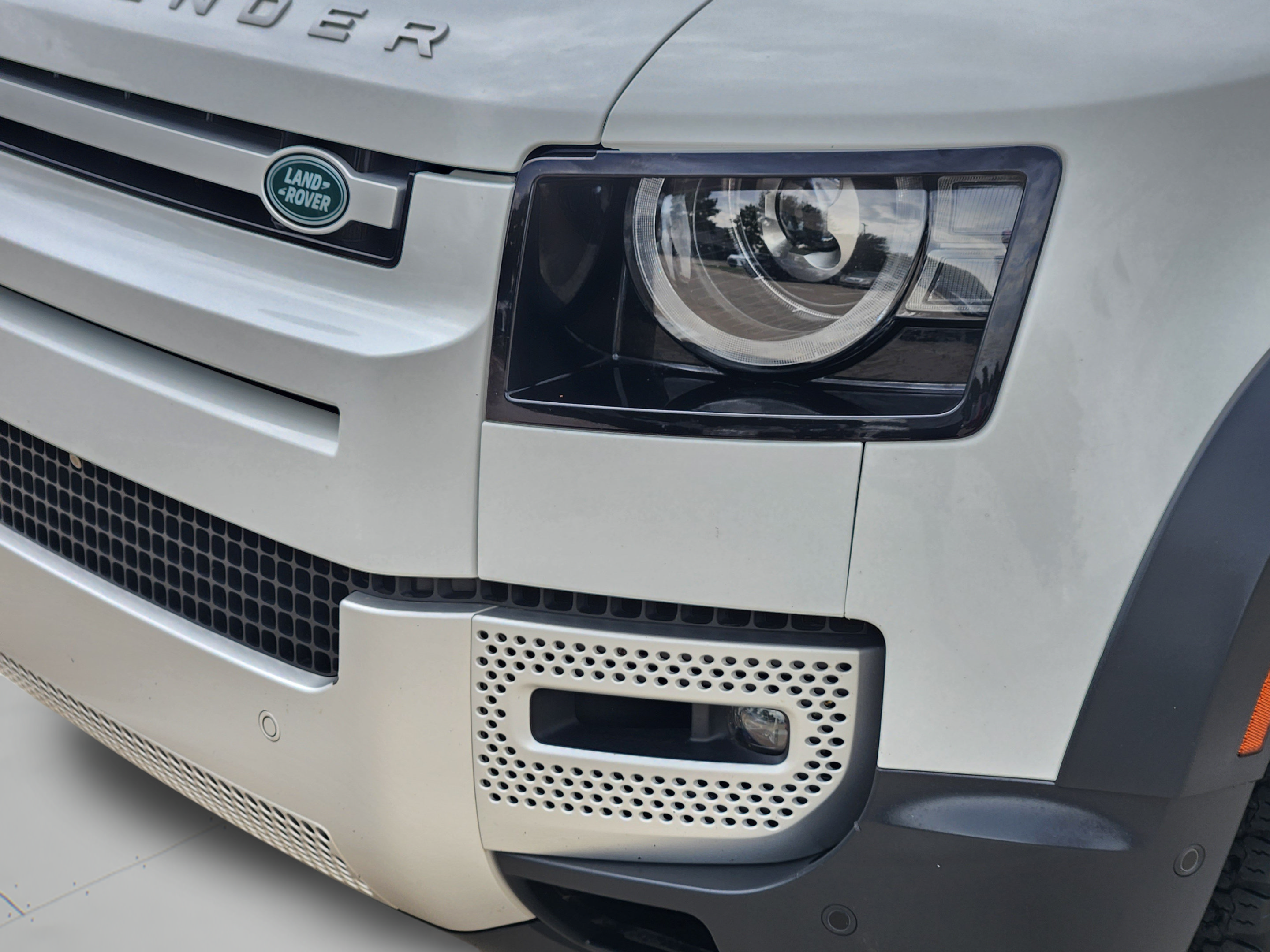 Used 2020 Land Rover Defender 110 SE AWD/4WD image 33
