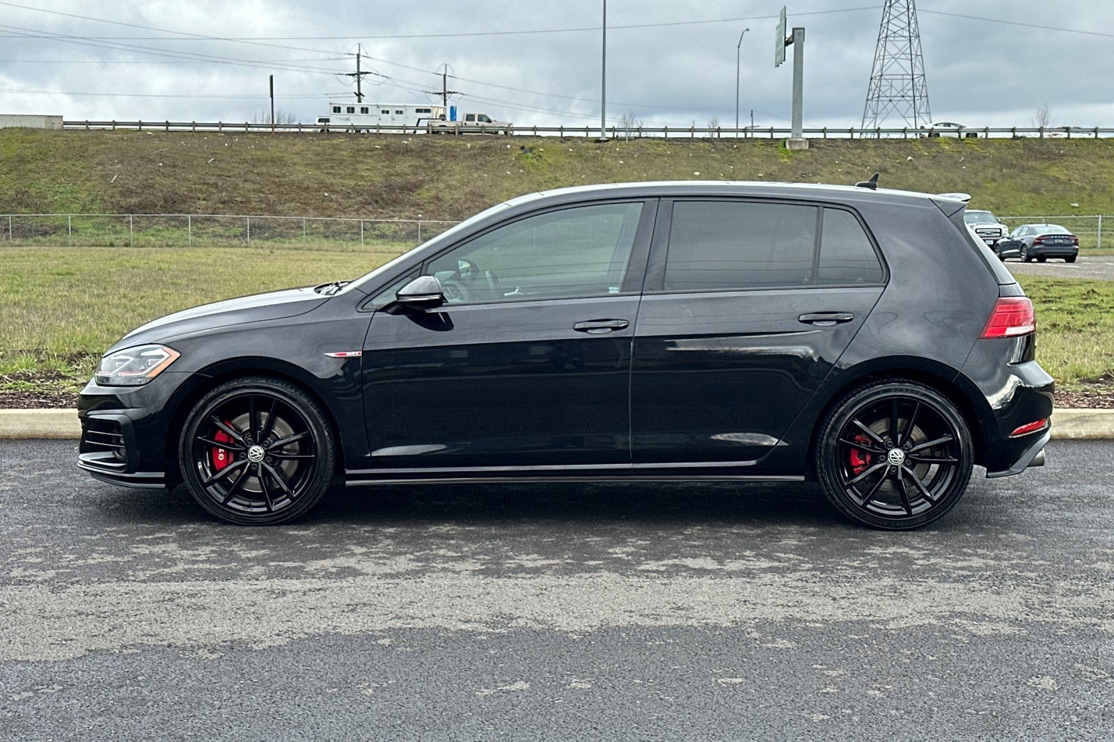 Used 2021 Volkswagen GTI SE image 6
