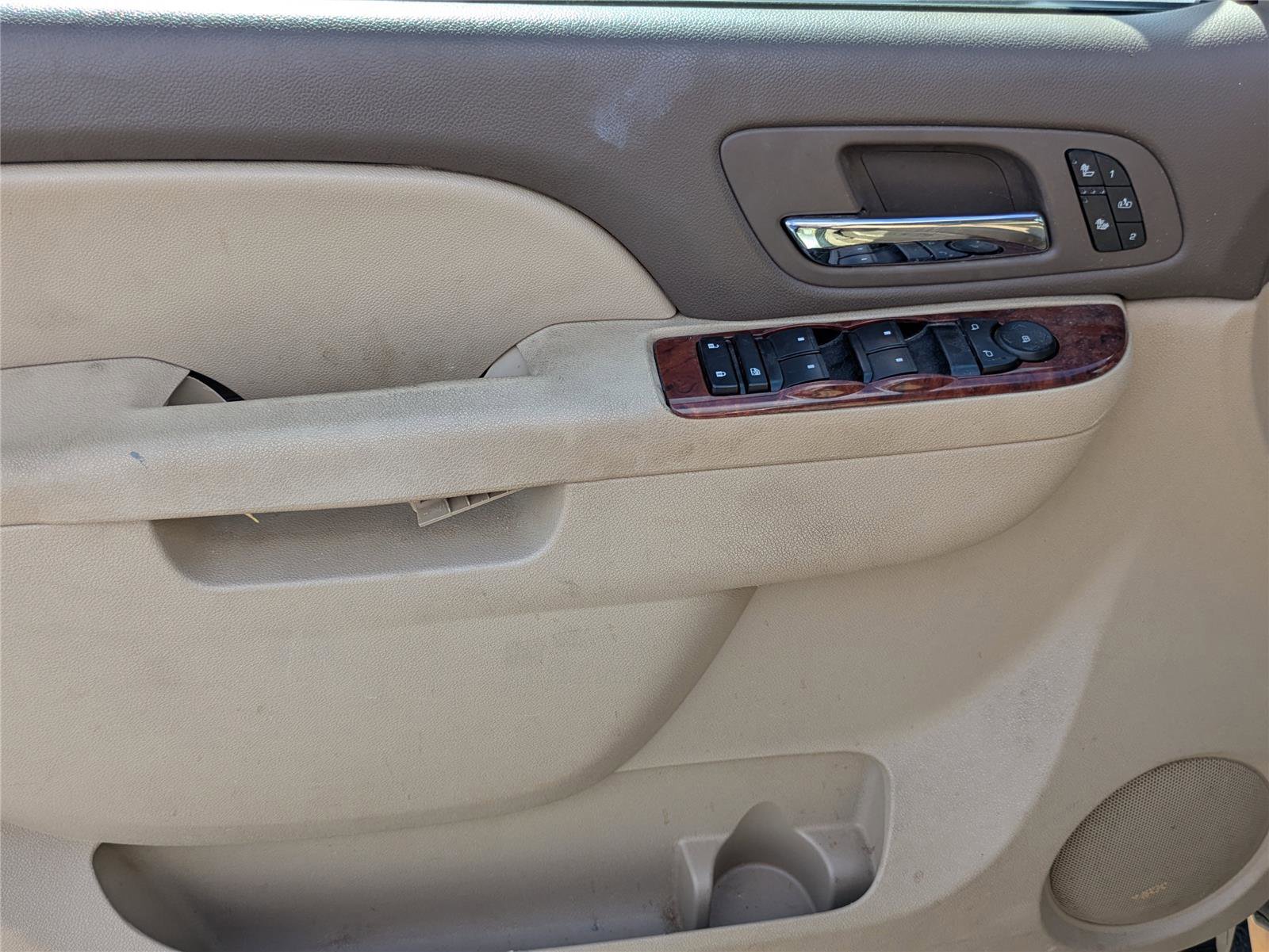 Used 2013 Chevrolet Suburban 2500 LT image 12