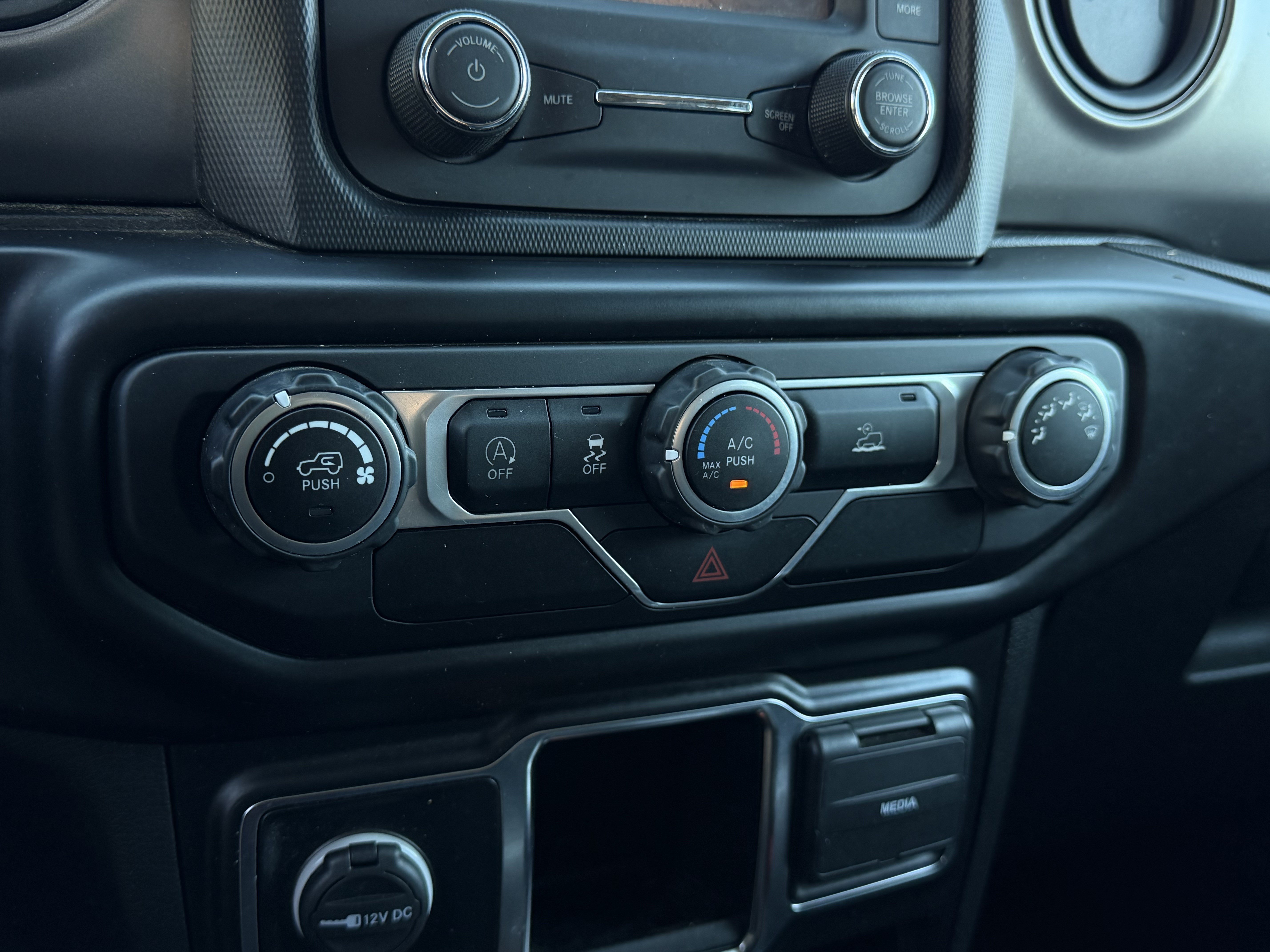 Used 2021 Jeep Wrangler Unlimited Sport AWD/4WD image 26