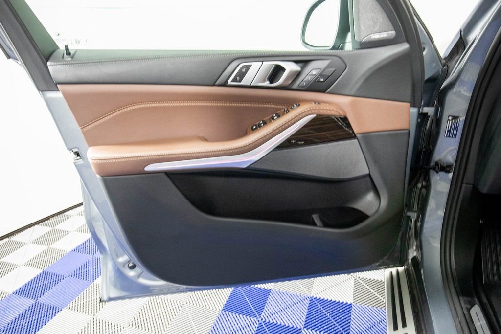 Used 2025 BMW X5 xDrive40i image 13