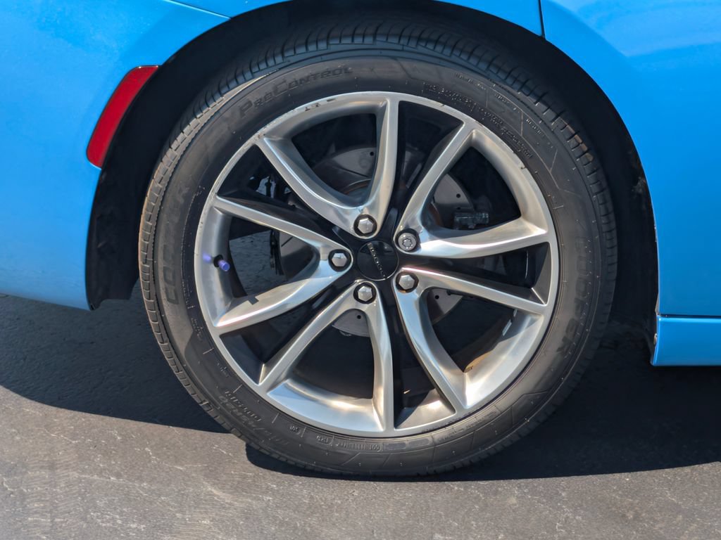Used 2016 Dodge Charger R/T RWD image 9