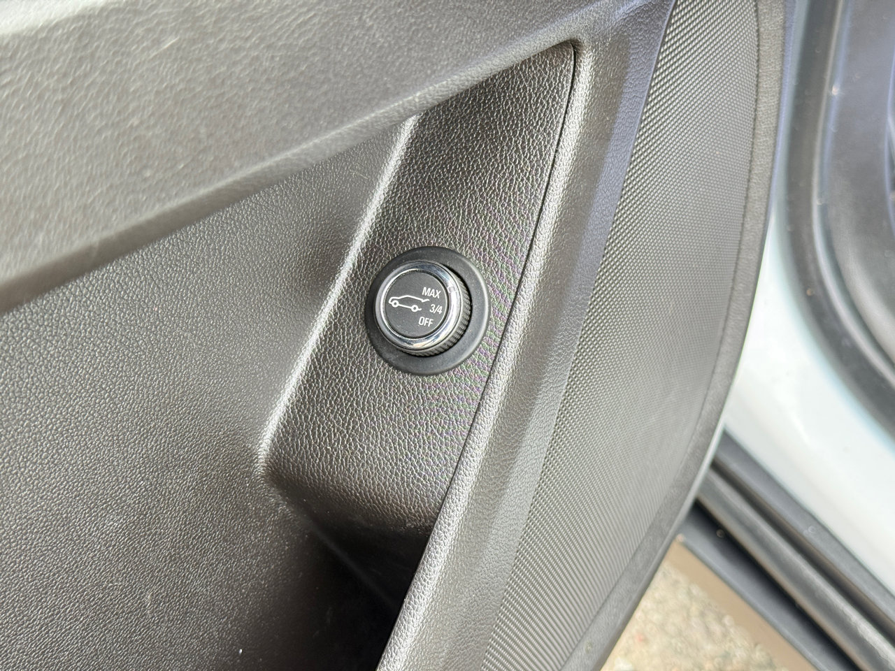 Used 2019 Chevrolet Traverse LT image 18