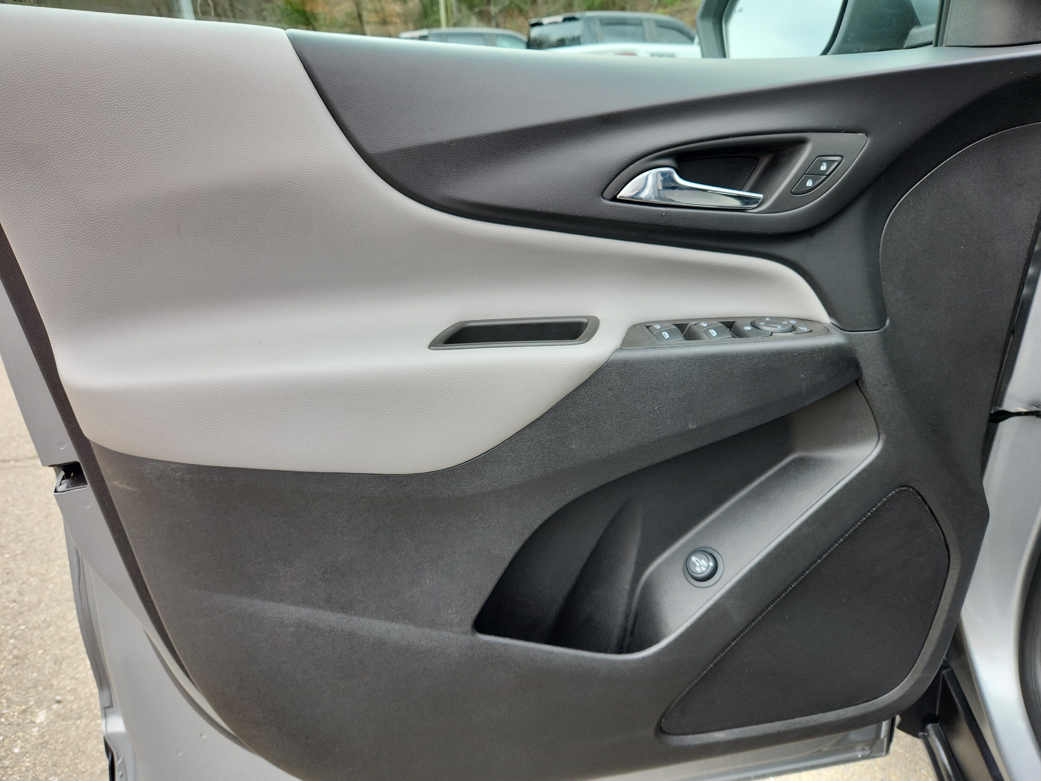 Used 2024 Chevrolet Equinox LT FWD image 21