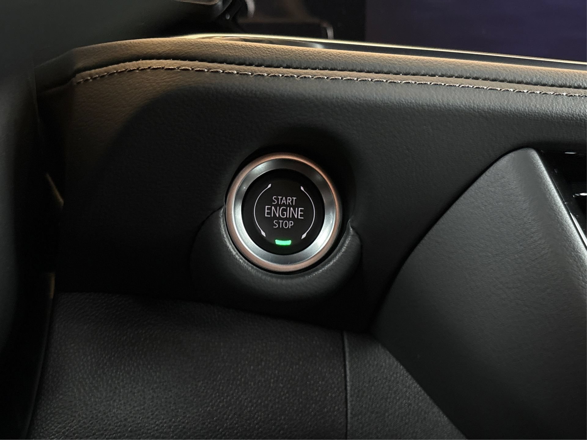 Used 2025 Chevrolet Suburban LT RWD image 26