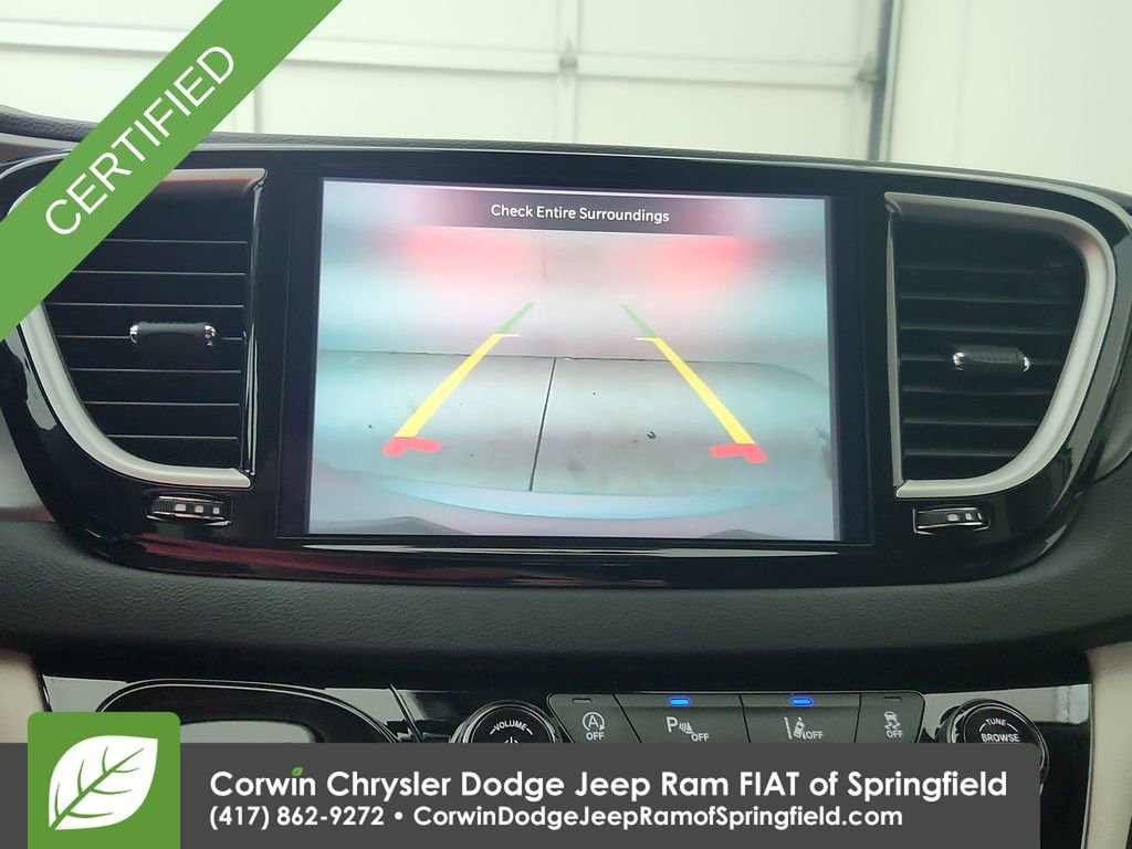 Used 2024 Chrysler Pacifica Touring-L FWD image 24