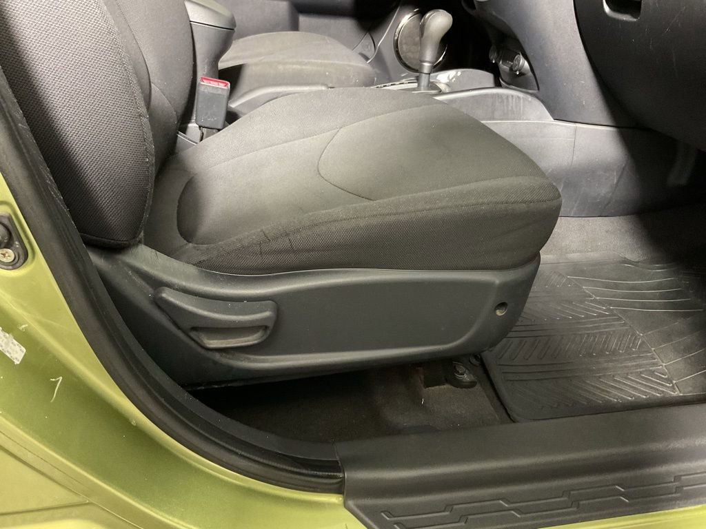 Used 2010 Kia Soul + w/ Audio Pkg image 28