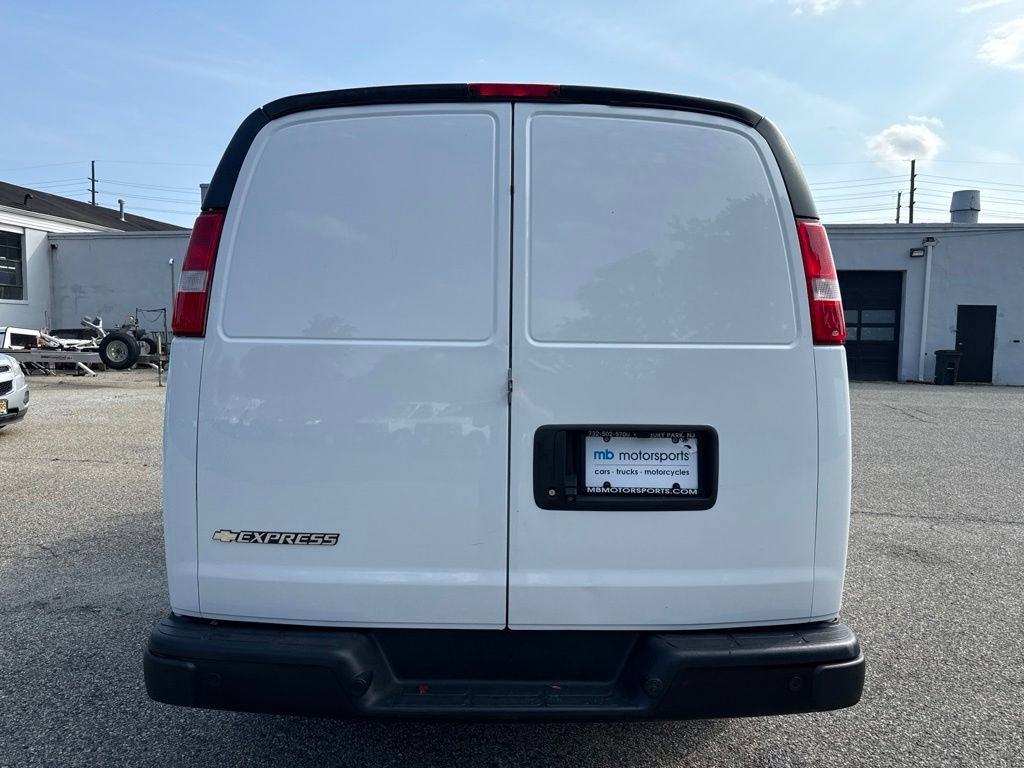 Used 2021 Chevrolet Express 3500 Extended w/ Driver Convenience Package RWD image 5