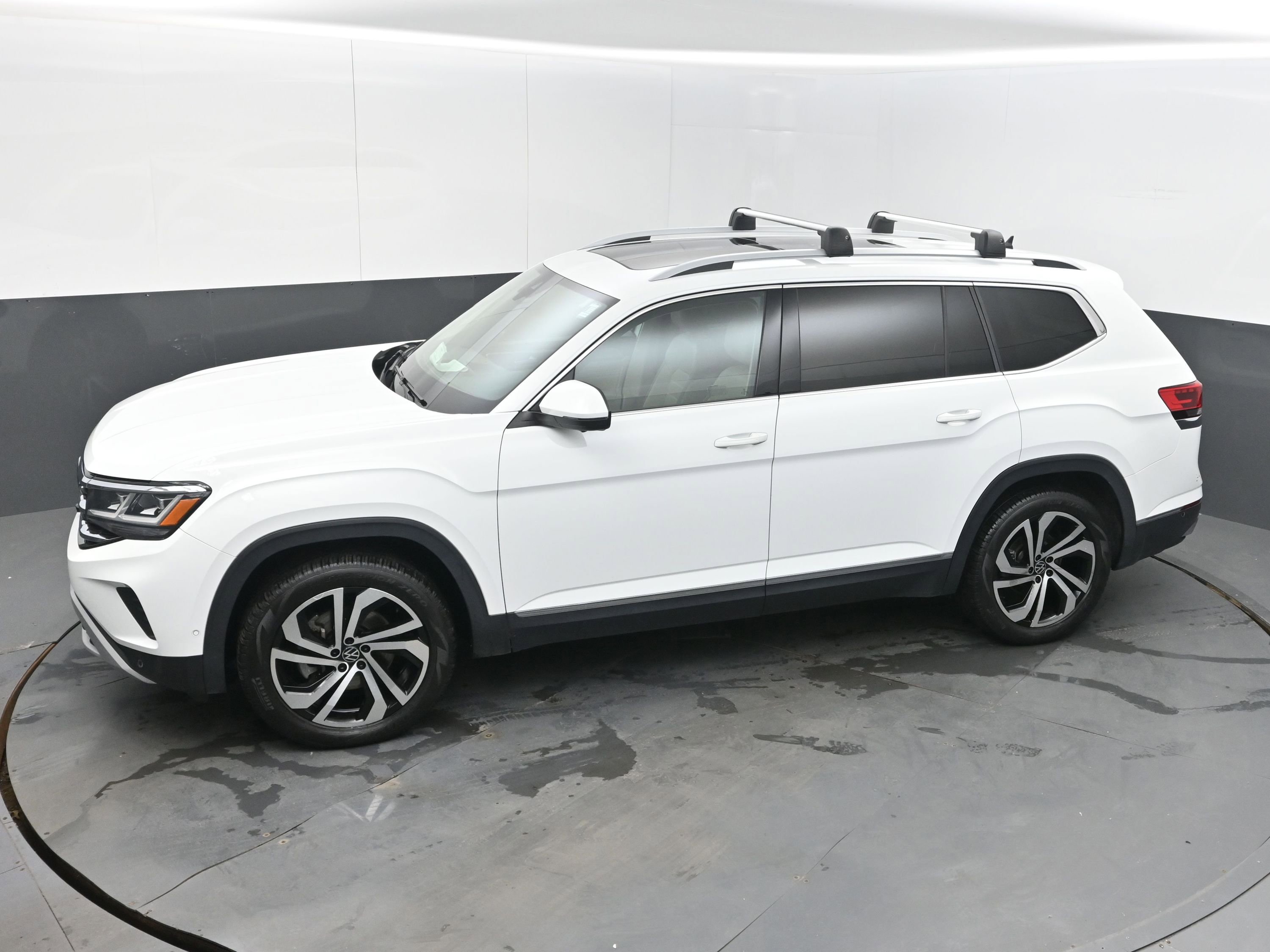 Used 2021 Volkswagen Atlas SEL Premium image 34