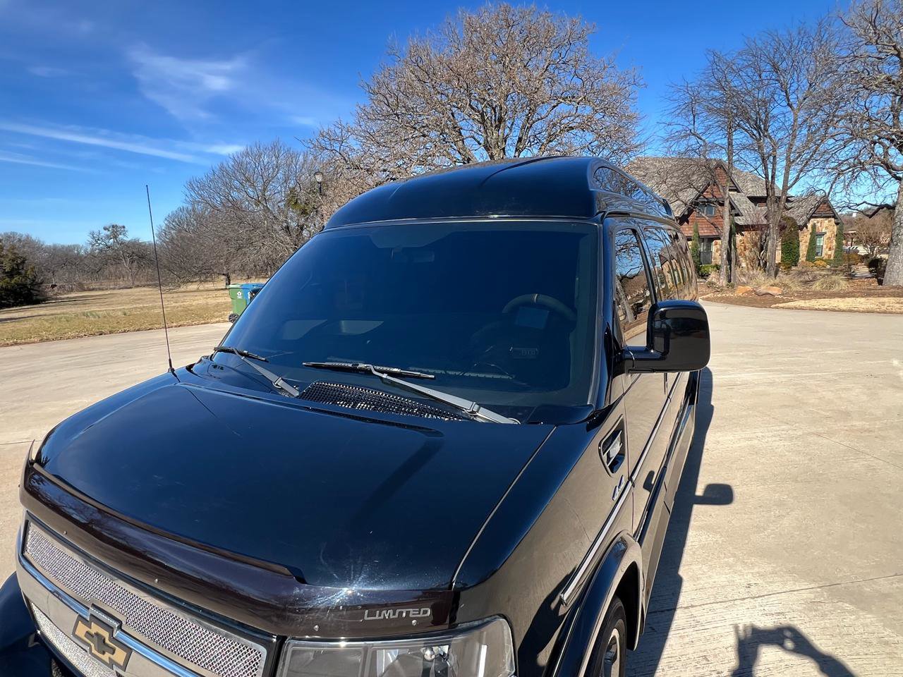 Used 2017 Chevrolet Express 2500 image 4