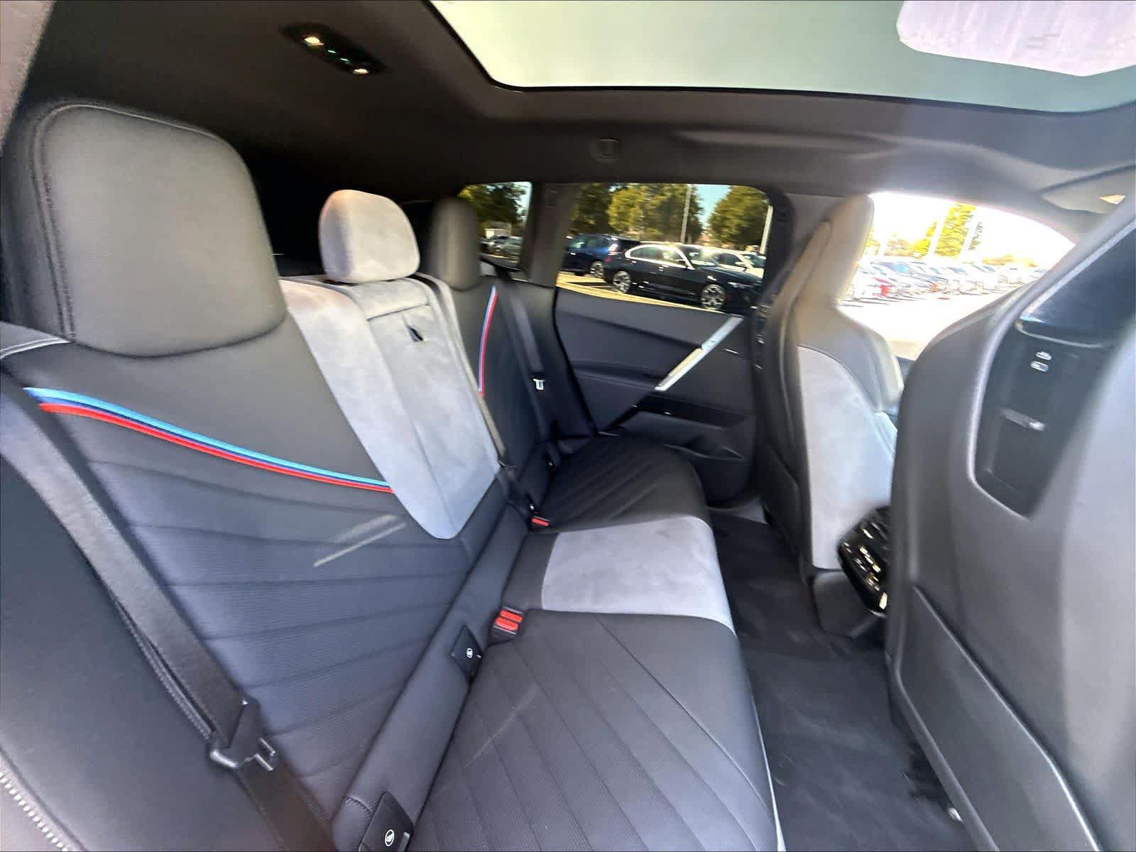 Used 2026 BMW iX xDrive60 w/ M Sport Package AWD/4WD image 28