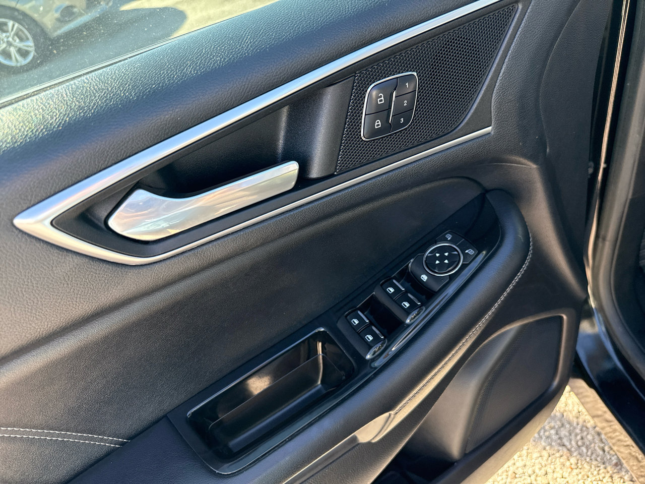 Used 2015 Ford Edge Sport w/ Equipment Group 401A FWD image 15