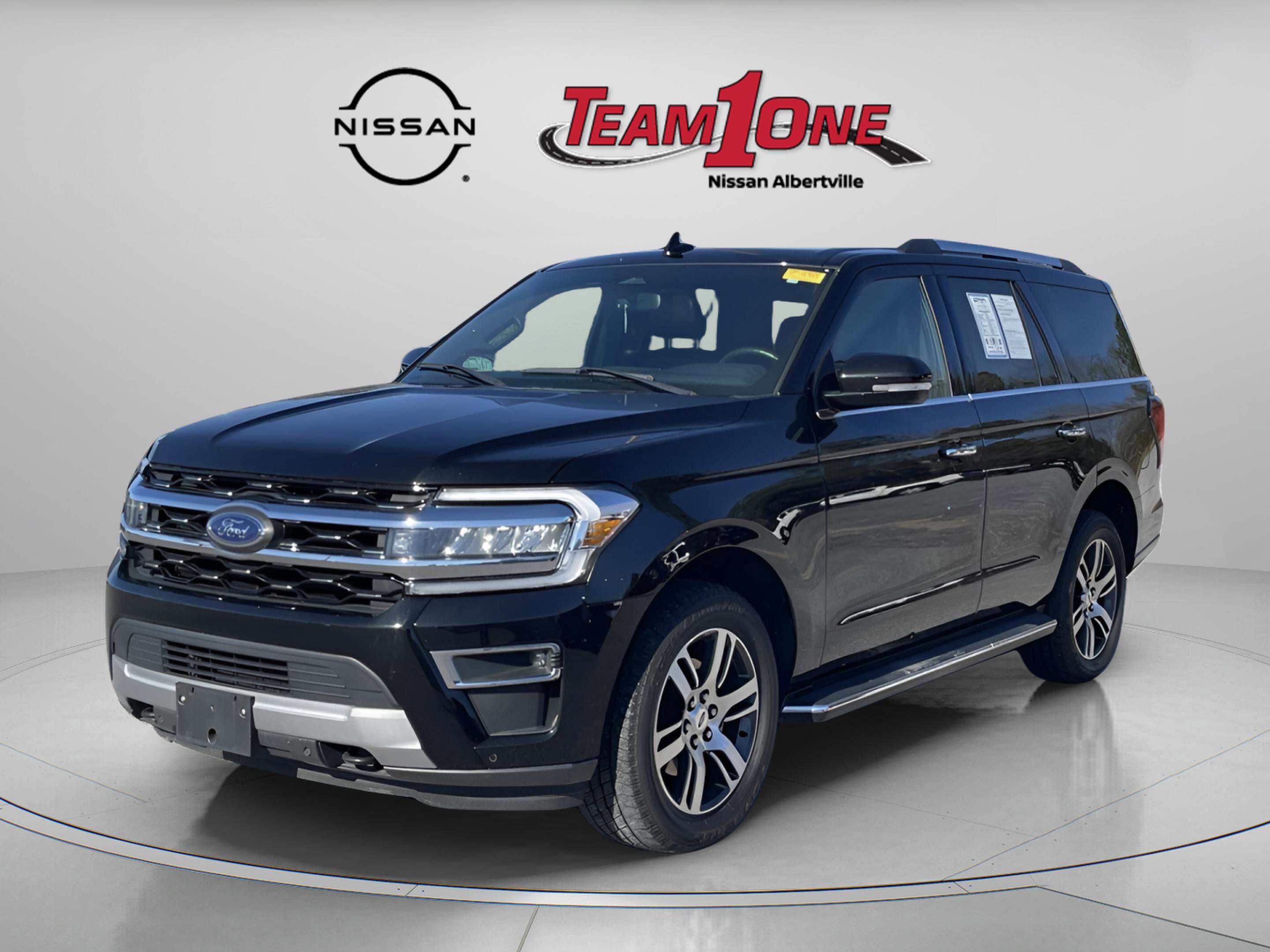 Used 2023 Ford Expedition Limited image 2