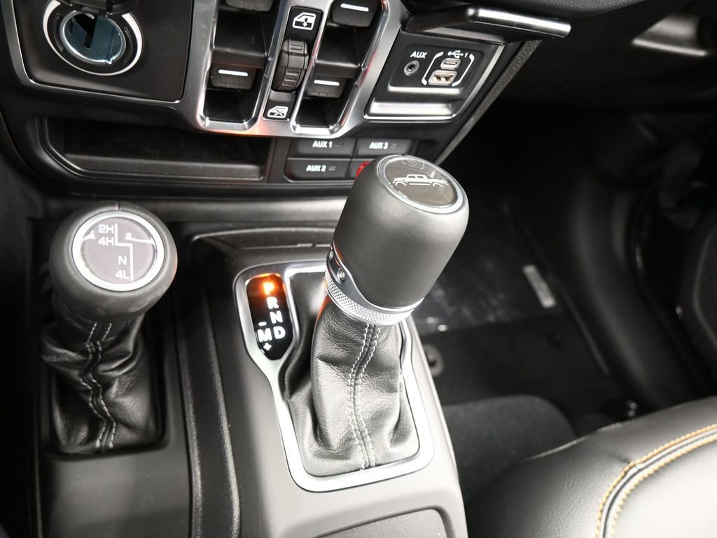 Used 2024 Jeep Gladiator Sport w/ Premium Package image 26