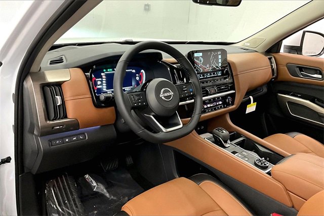 New 2025 Nissan Pathfinder Platinum image 6