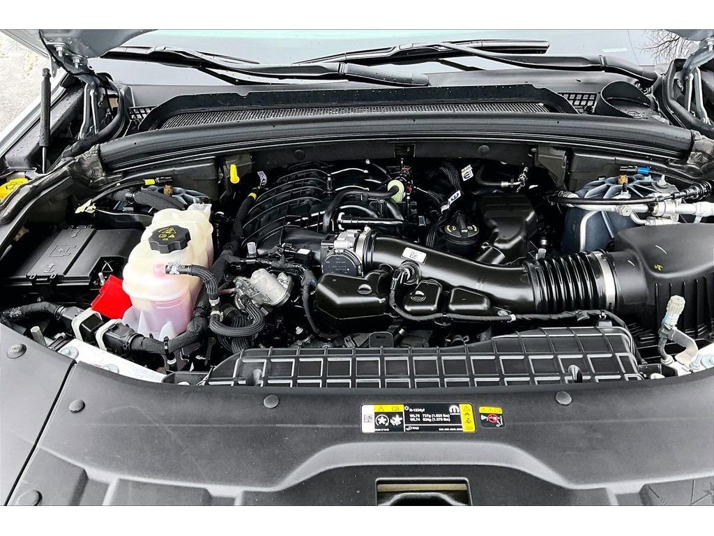 Certified 2025 Jeep Grand Cherokee Overland w/ Luxury Tech Group IV image 11