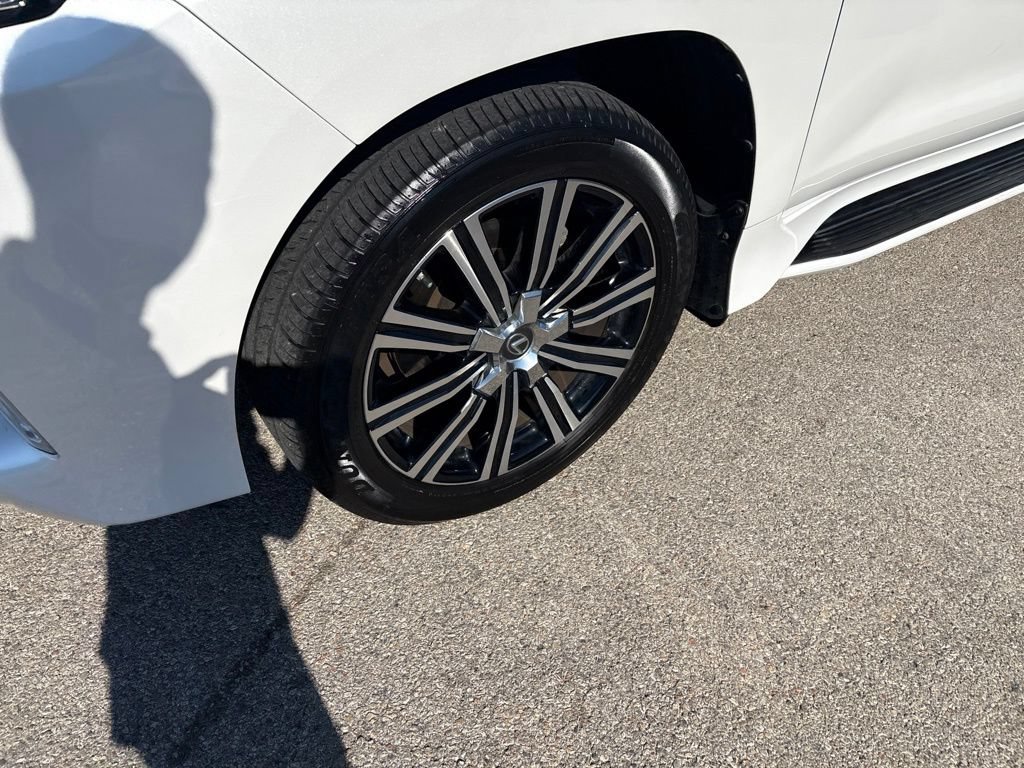 Used 2019 Lexus LX 570 4WD w/ Luxury Package image 9