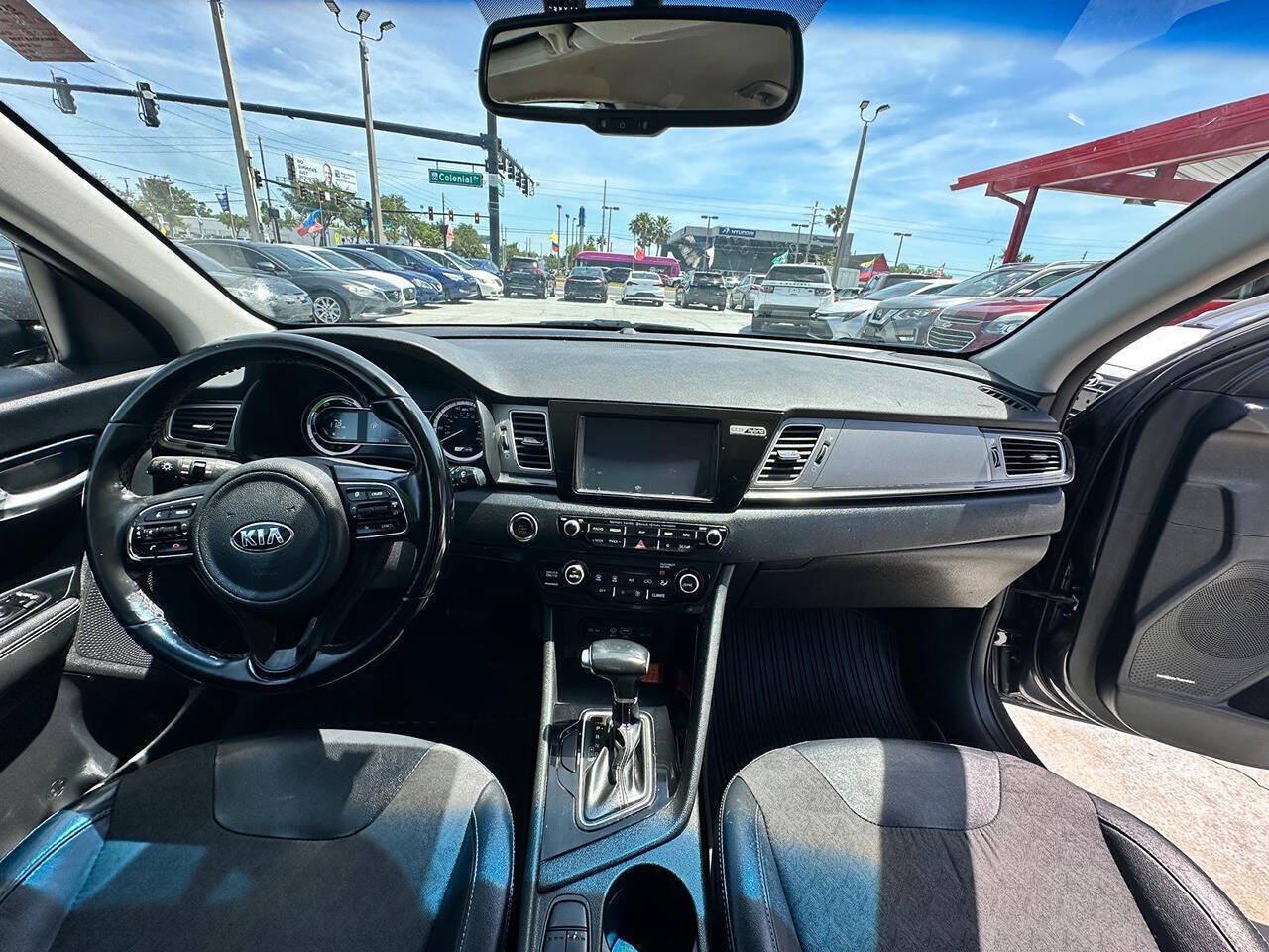 Used 2019 Kia Niro S Touring FWD image 5