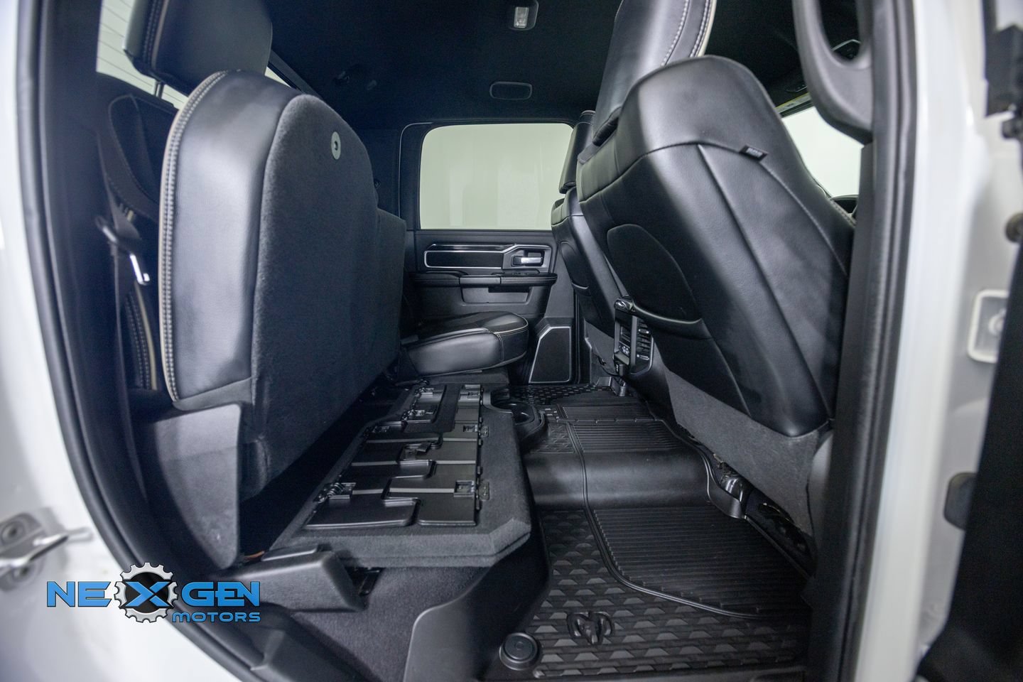 Used 2021 RAM 3500 Laramie AWD/4WD image 42