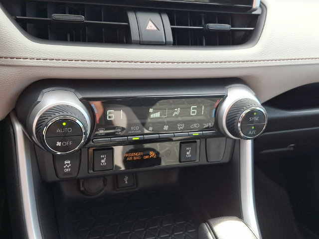 Used 2022 Toyota RAV4 XLE w/ Convenience Package AWD/4WD image 30