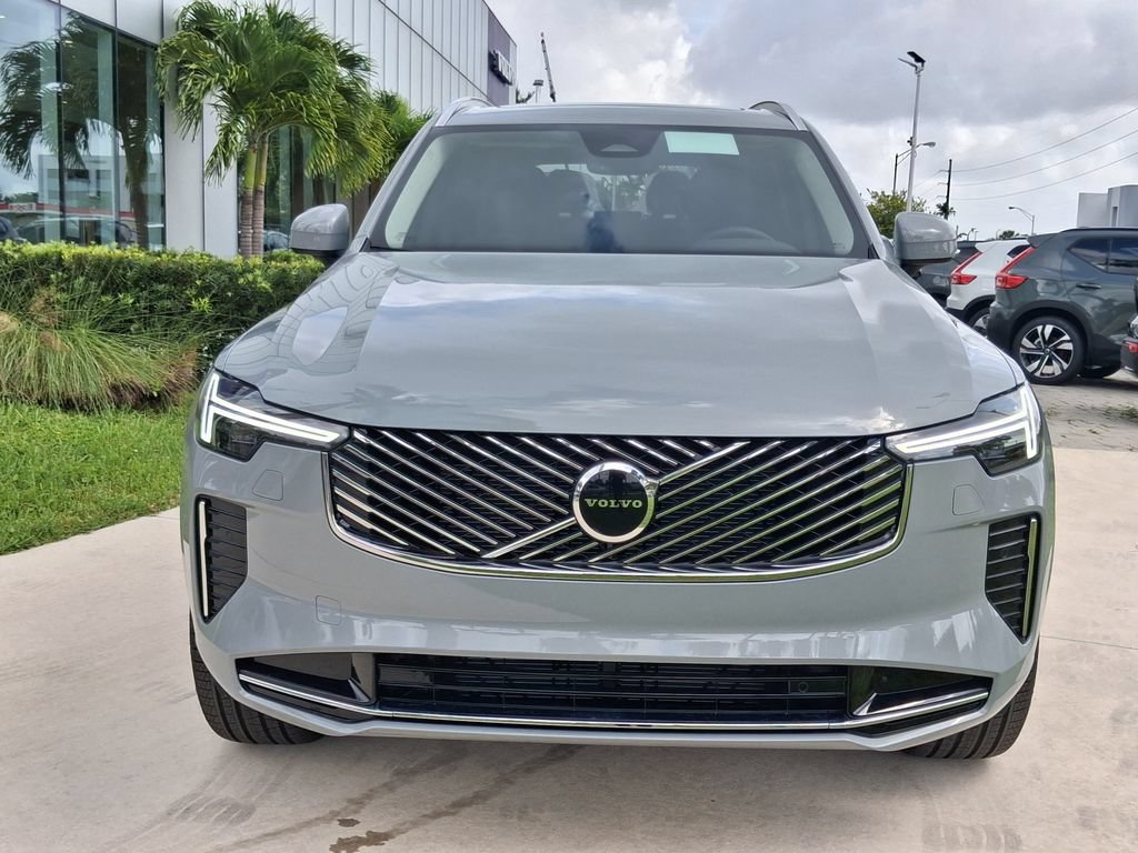 New 2026 Volvo XC90 B5 Core AWD/4WD image 2