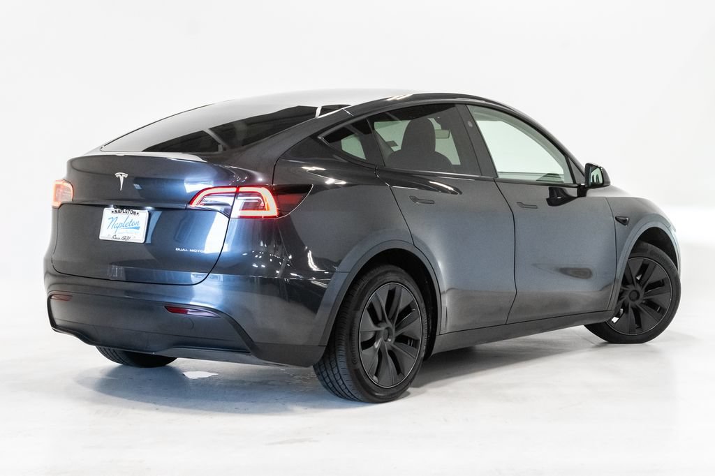 Used 2025 Tesla Model Y Long Range AWD/4WD image 28