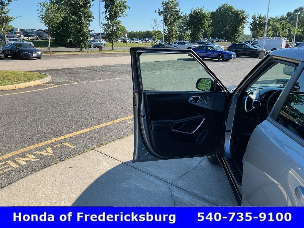 Used 2022 Kia Soul LX w/ Technology Package FWD image 14