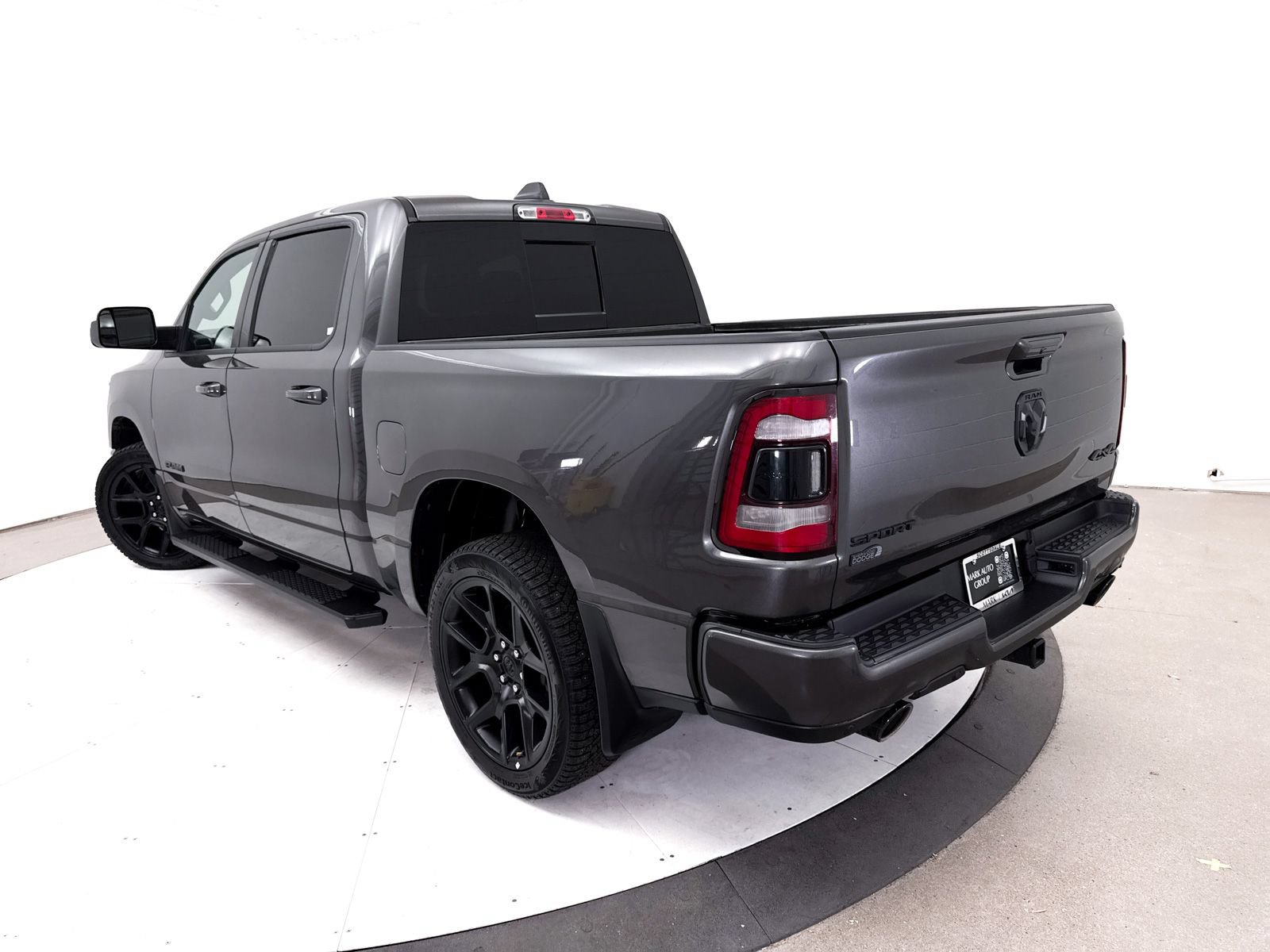 Used 2020 RAM 1500 Sport w/ Level 2 Equipment Goup w/2_L AWD/4WD image 3