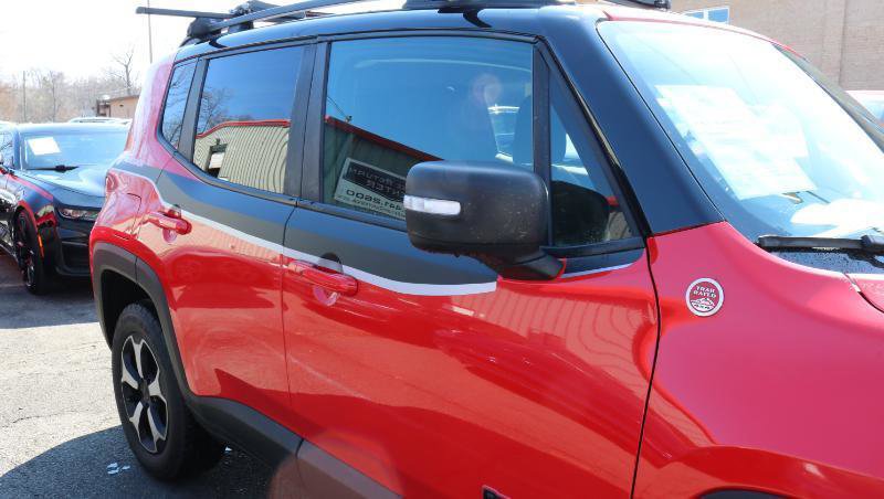 Used 2019 Jeep Renegade Trailhawk w/ Cold Weather Group II image 8