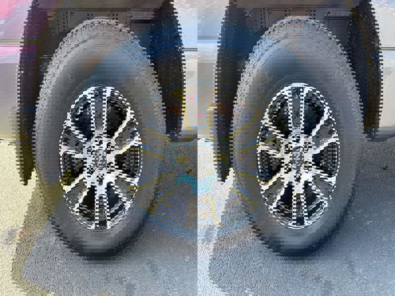 Used 2024 Nissan Titan SV w/ SV Convenience Package image 31