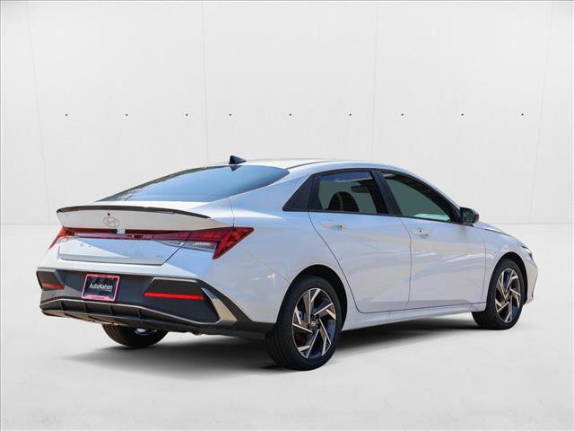 New 2025 Hyundai Elantra SEL image 5