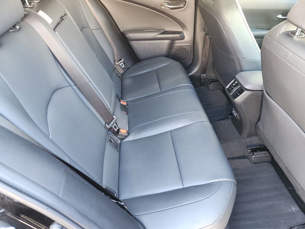 Used 2024 Lexus UX 250h AWD w/ Premium Package image 31