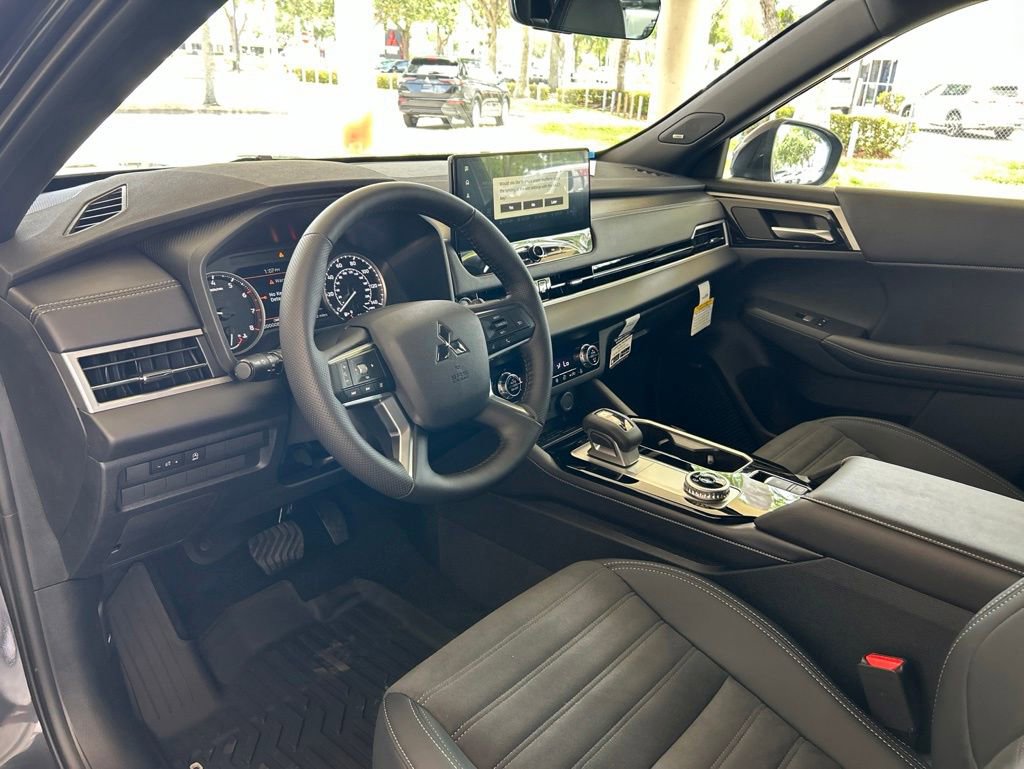 New 2026 Mitsubishi Outlander LE FWD image 6