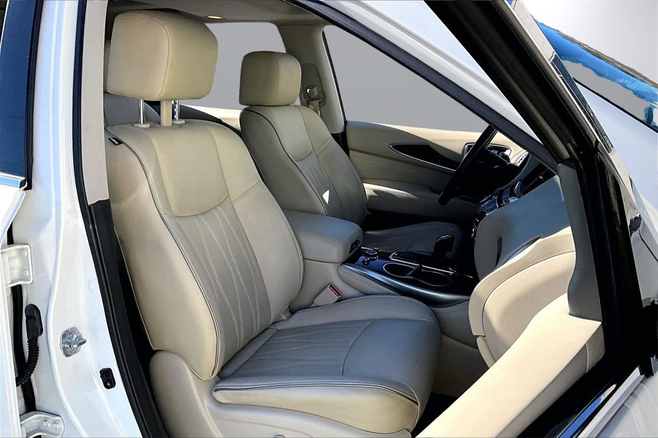 Used 2017 INFINITI QX60 Luxe w/ Deluxe Technology Package image 24