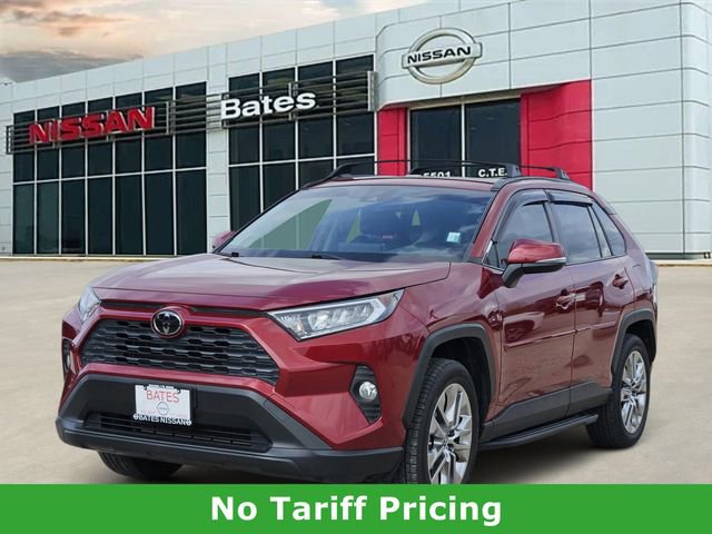 Used 2020 Toyota RAV4 XLE Premium image 2