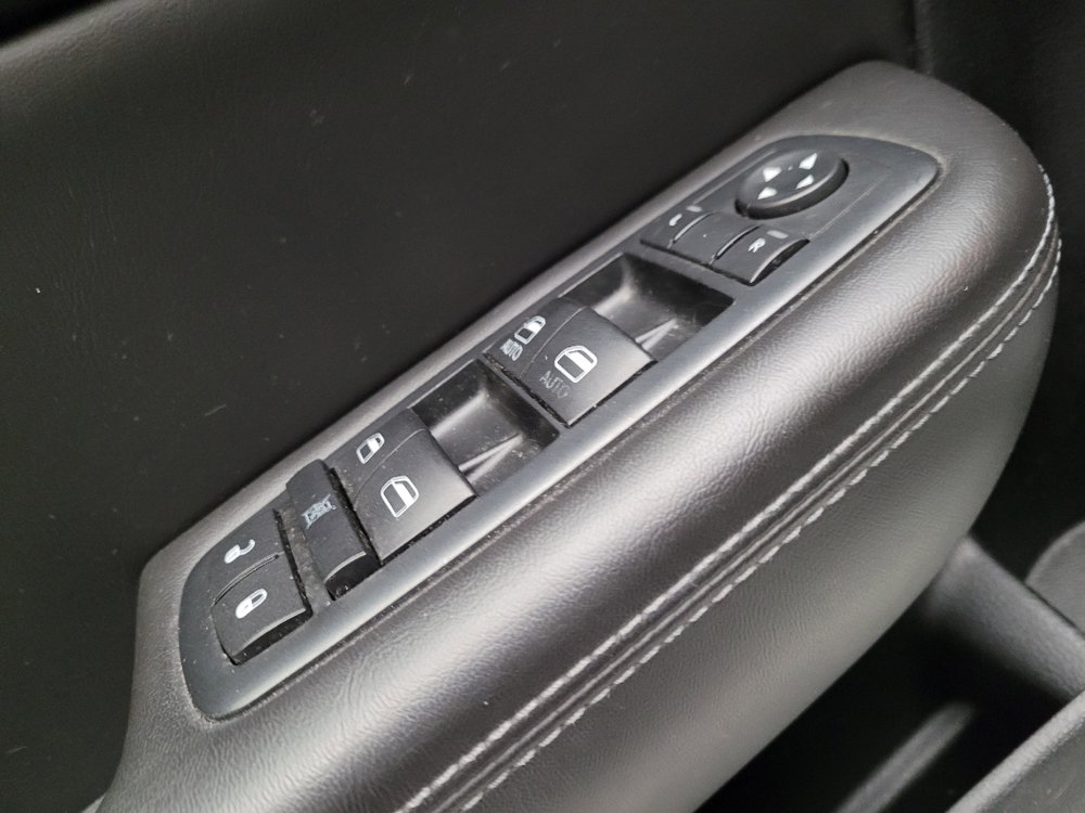 Used 2015 Chrysler 200 S w/ Navigation & Sound Group I FWD image 27