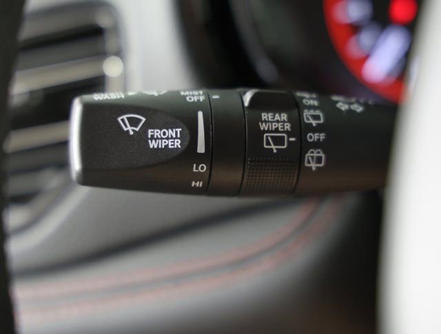 Used 2025 Dodge Durango GT RWD image 24
