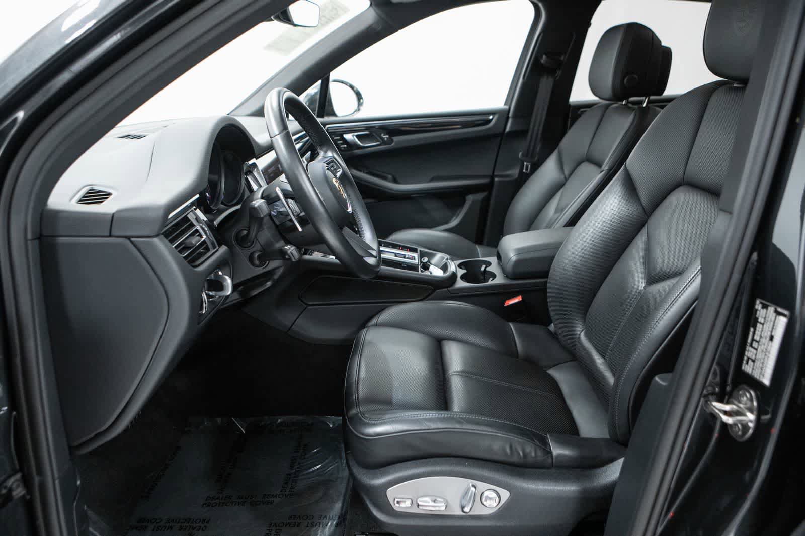 Certified 2023 Porsche Macan AWD/4WD image 22
