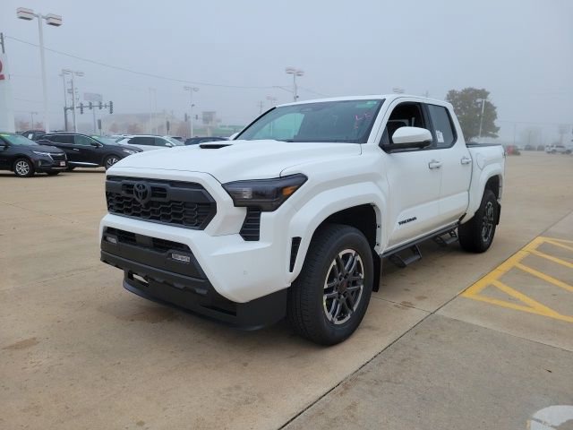 Used 2025 Toyota Tacoma TRD Sport w/ TRD Sport Premium Package image 2