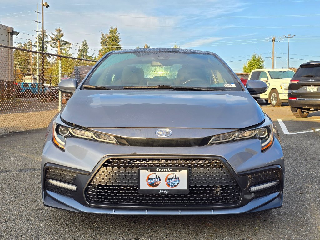 Used 2022 Toyota Corolla SE w/ SE Premium Package FWD image 3