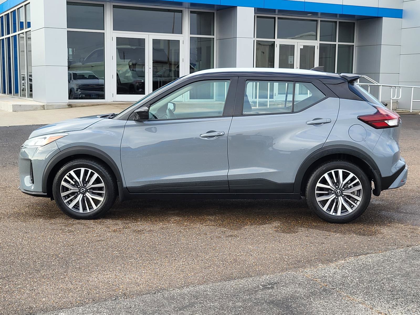 Used 2022 Nissan Kicks SV w/ Interior Electronics Package image 2