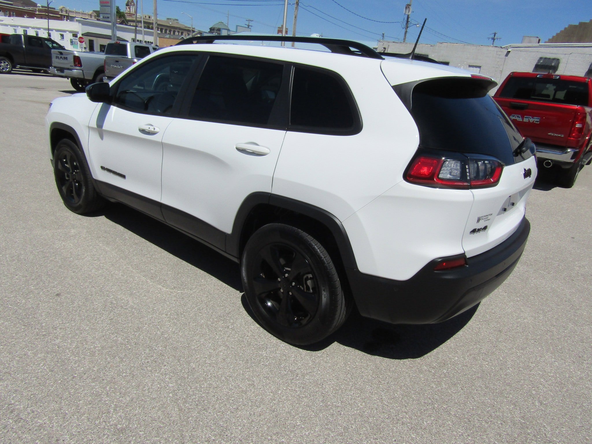 Used 2023 Jeep Cherokee Altitude Lux AWD/4WD image 5