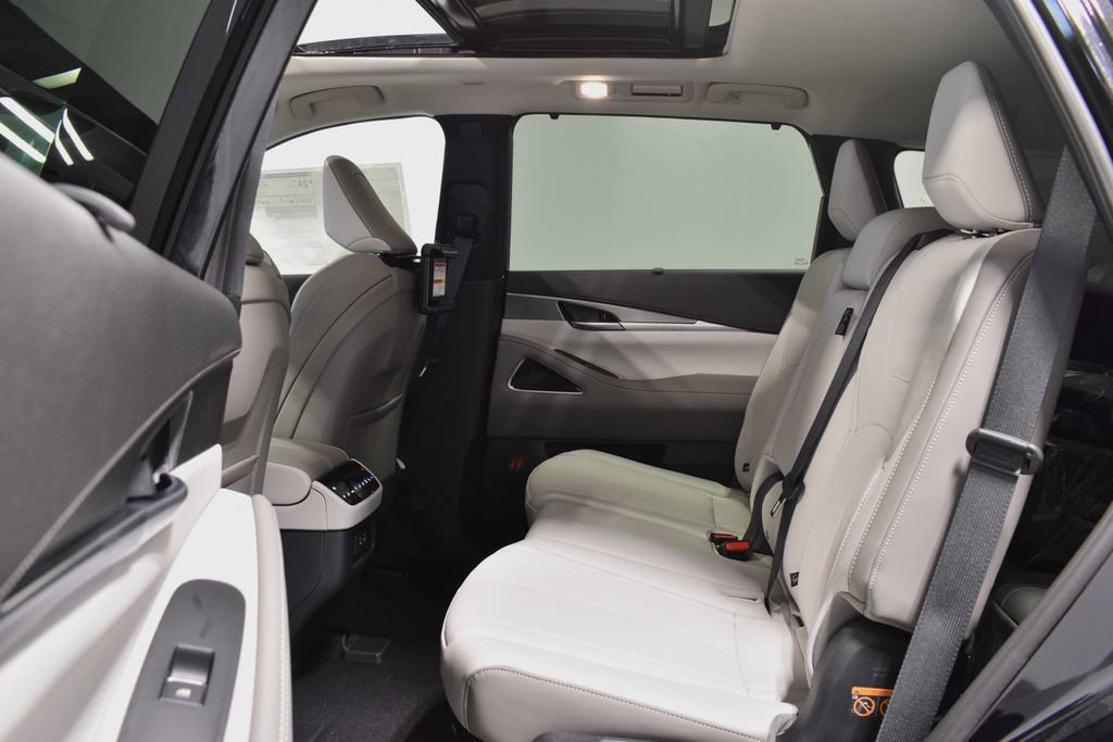 New 2026 INFINITI QX60 Luxe w/ Family Package image 28
