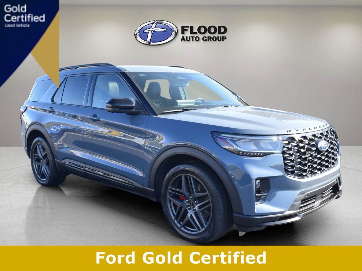 Used 2025 Ford Explorer ST image 1