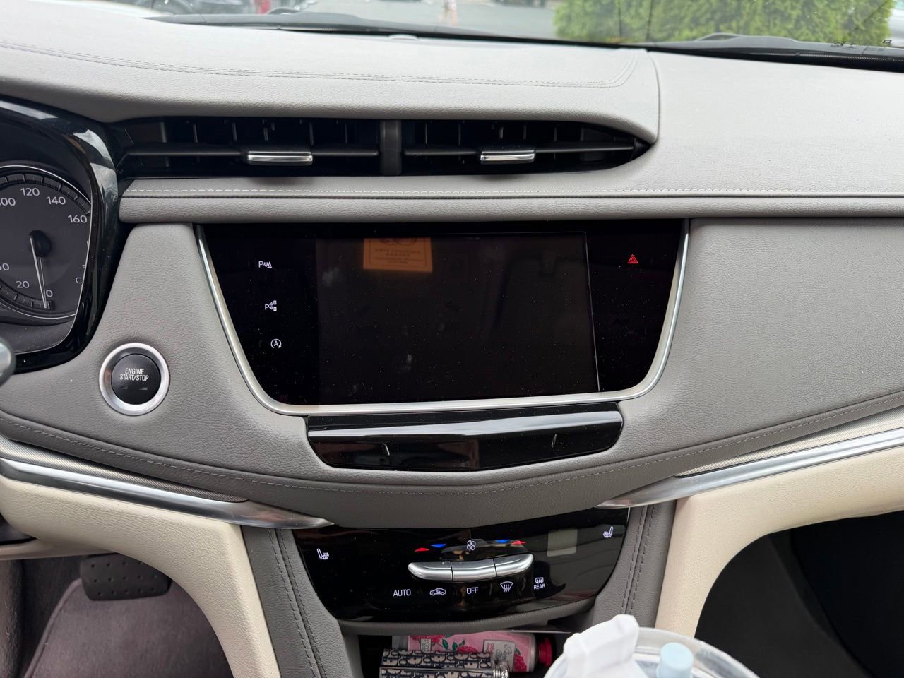 Used 2023 Cadillac XT5 Premium Luxury w/ Technology Package AWD/4WD image 17