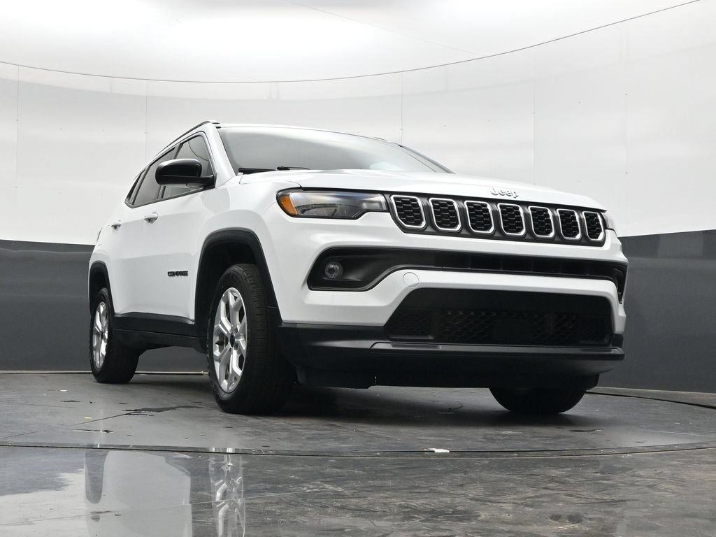 Used 2025 Jeep Compass Latitude AWD/4WD image 40