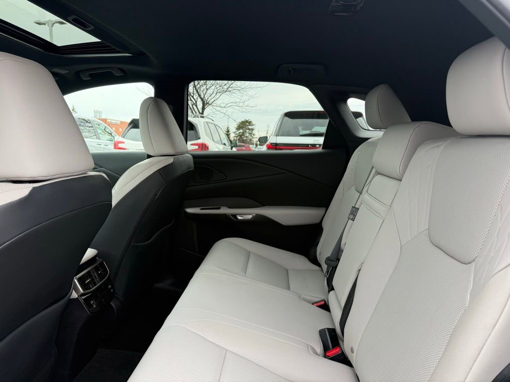 Used 2024 Lexus RX 350 Premium image 15