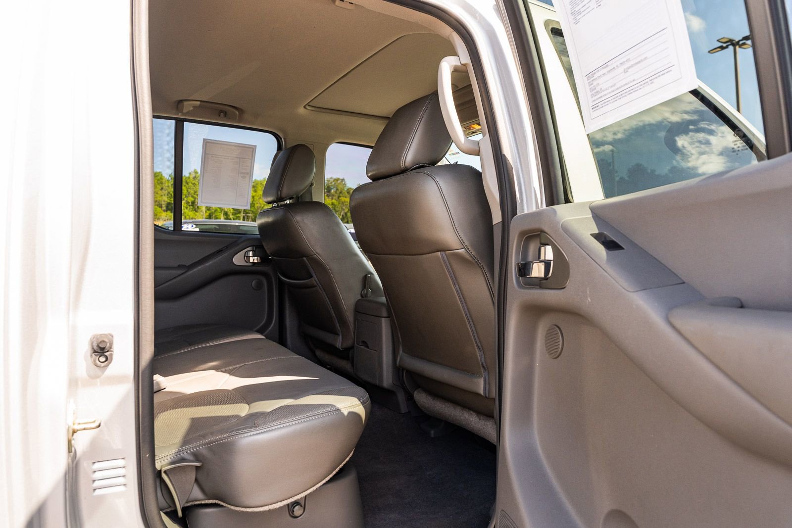 Used 2019 Nissan Frontier SL RWD image 14